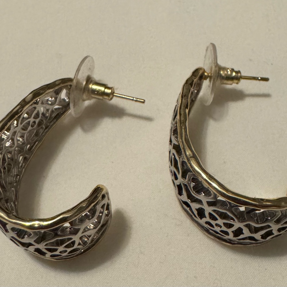 Kendra Scott Two-Tone Hoops - Picture 2 of 3